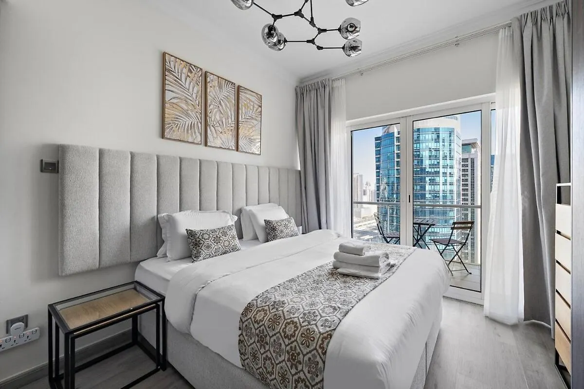Stunning Lake View Apartment In Jlt ドバイ 0*,  アラブ首長国連邦